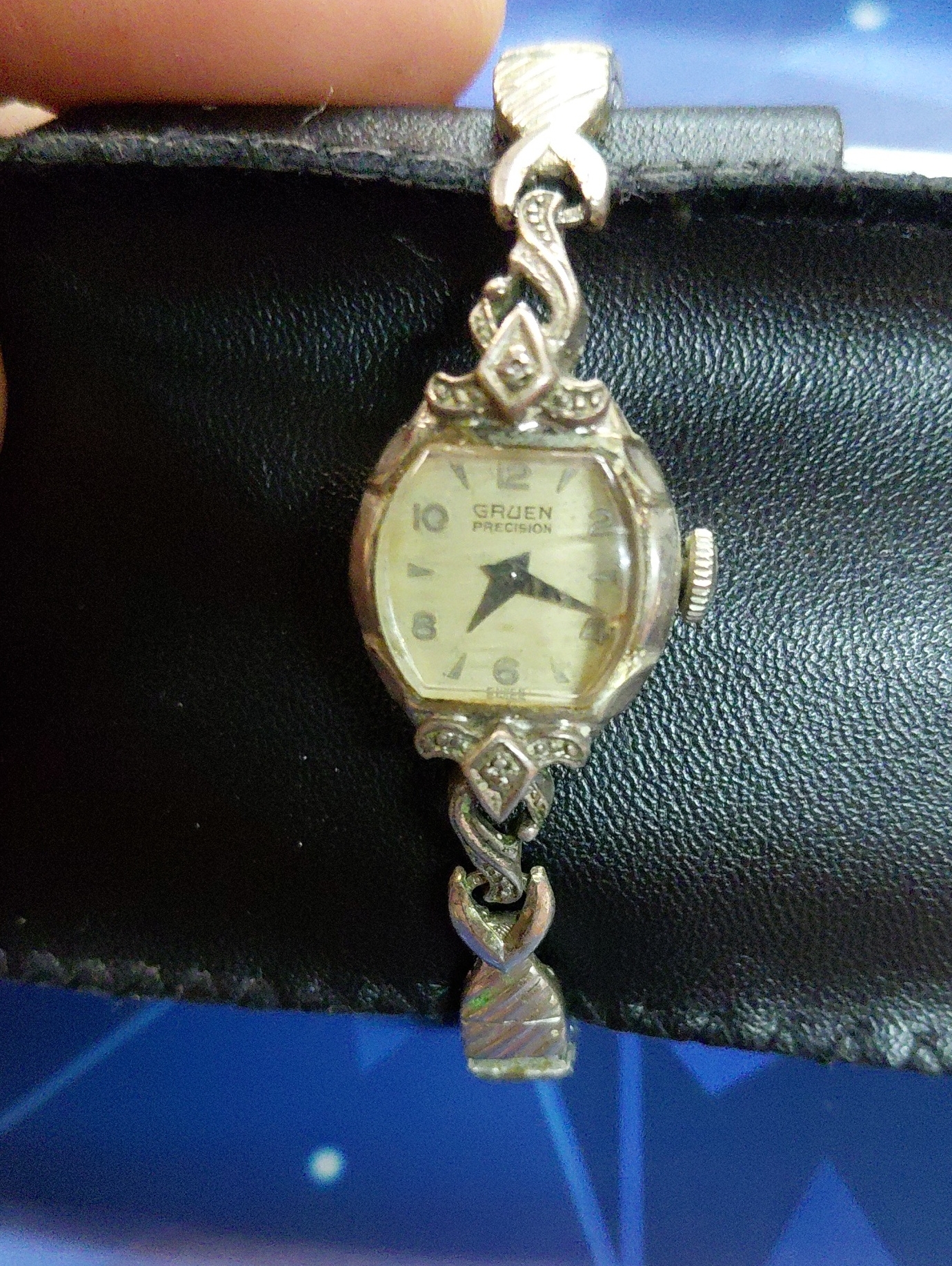 Gruen Precision Vintage Ladies Silver Tone Watch  Cream Dial